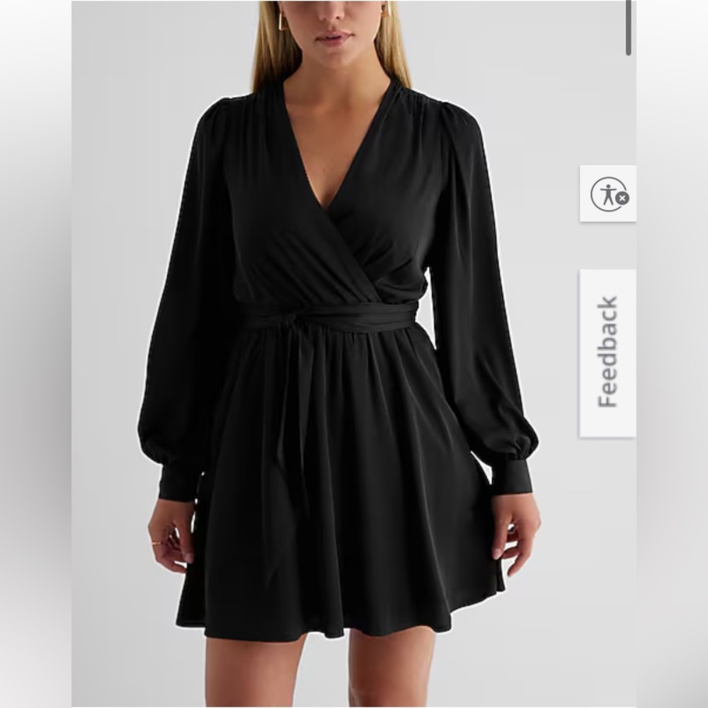 NWT!  EXPRESS Navy Blue Wrap Mini👗 Long Sleeves and Gold Accent Buttoned Cuffs